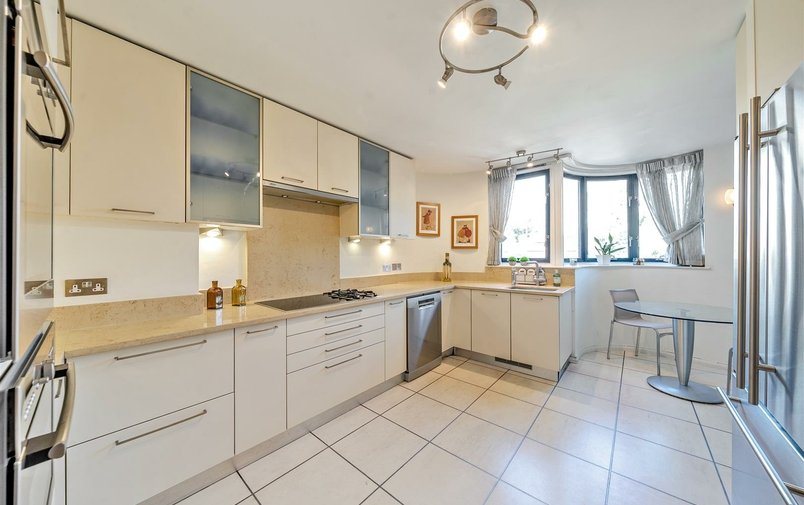 Flat for sale in Firecrest Drive, Hampstead