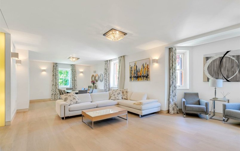 Flat for sale in Fitzjohn's Avenue, Hampstead