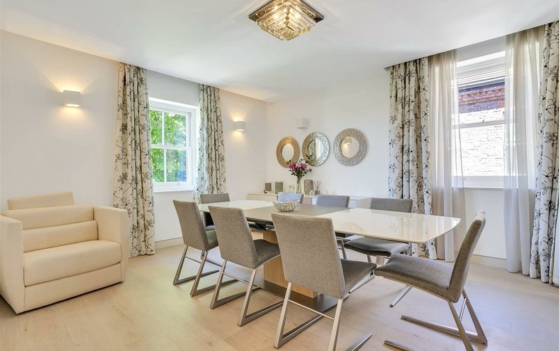 Flat for sale in Fitzjohn's Avenue, Hampstead