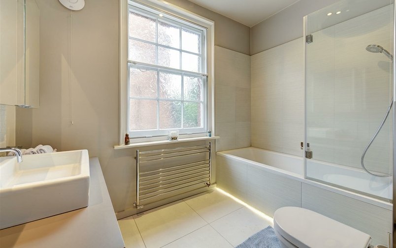 Flat for sale in Fitzjohn's Avenue, Hampstead