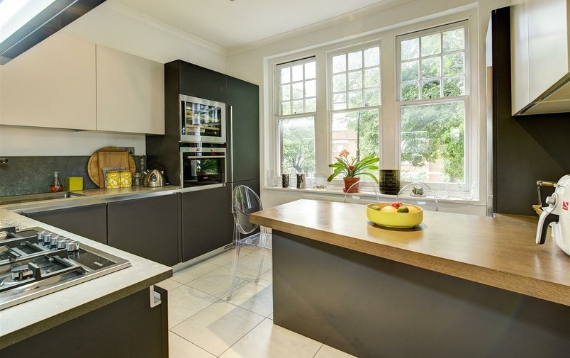 Flat for sale in Fitzjohn's Avenue, Hampstead