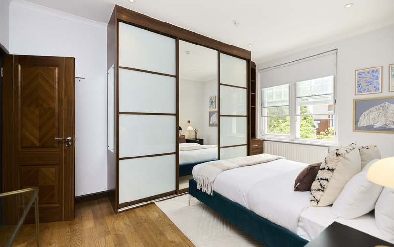 Flat for sale in Fitzjohn's Avenue, Hampstead