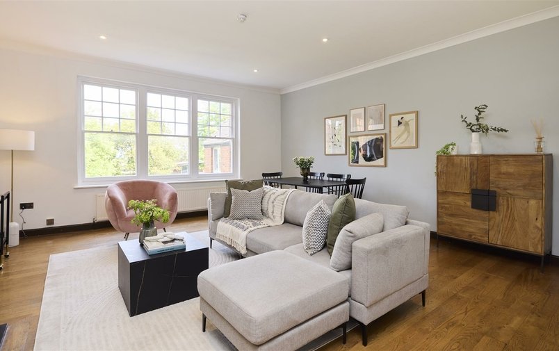 Flat for sale in Fitzjohn's Avenue, Hampstead