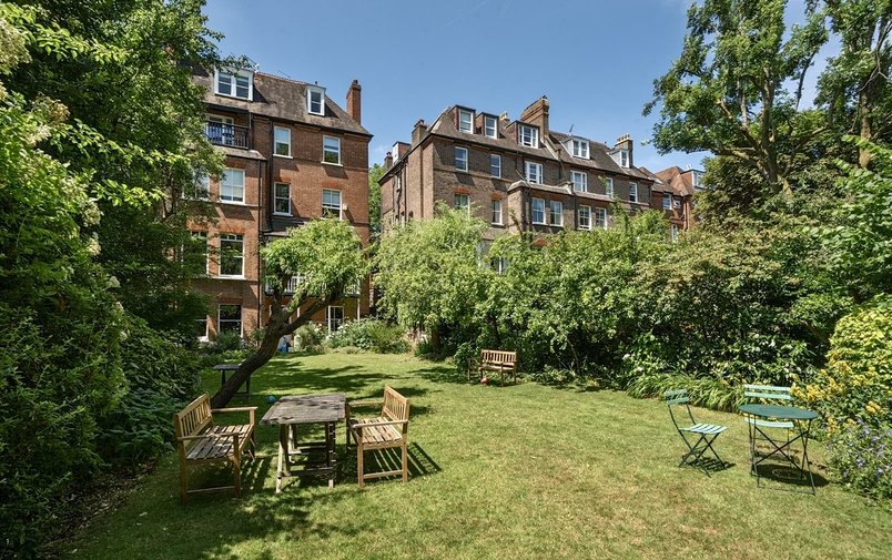 Flat for sale in Fitzjohn's Avenue, Hampstead