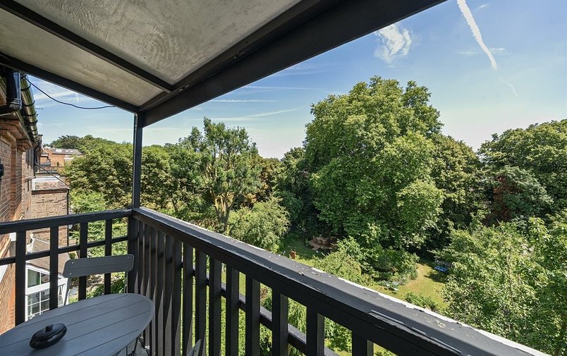 Flat for sale in Fitzjohn's Avenue, Hampstead