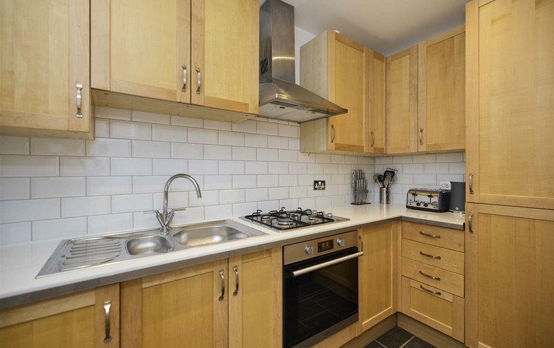 Flat for sale in Fitzjohns Avenue, Hampstead