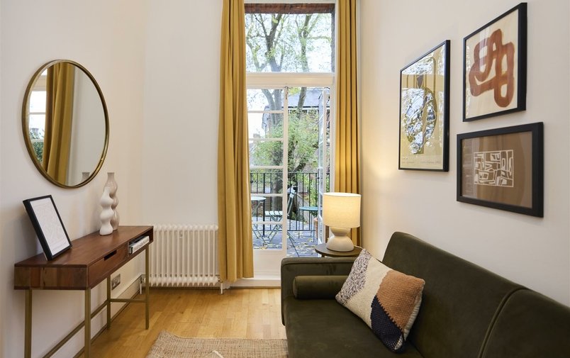Flat for sale in Fitzjohns Avenue, Hampstead