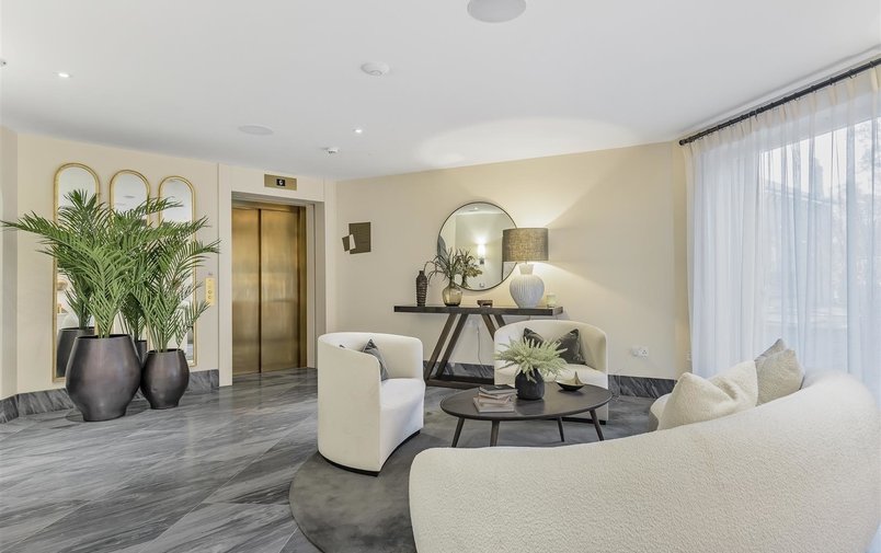 Flat for sale in Fitzjohns Avenue, Hampstead Village