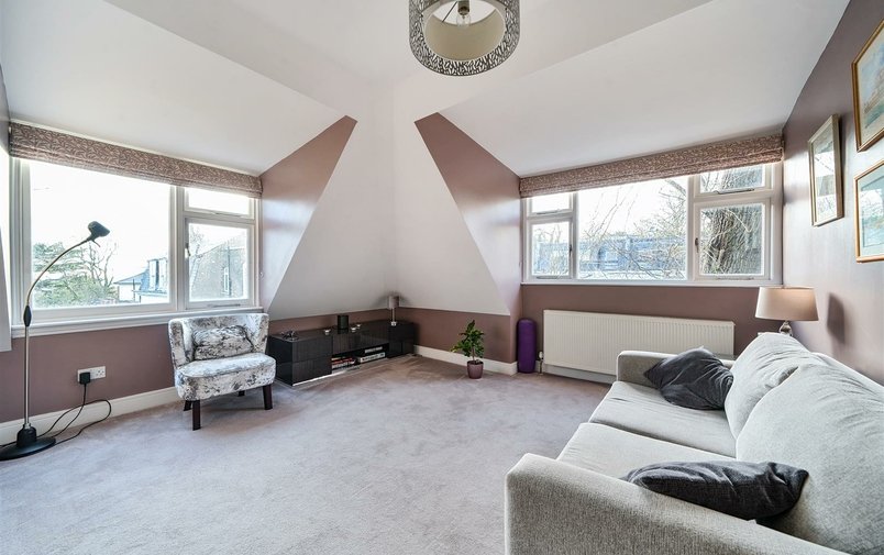 Flat for sale in Frognal, Hampstead