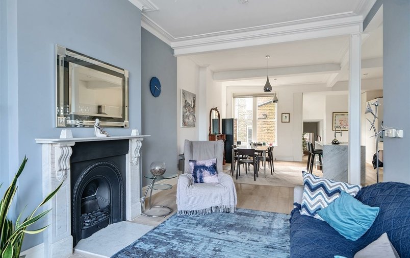 Flat for sale in Frognal, Hampstead