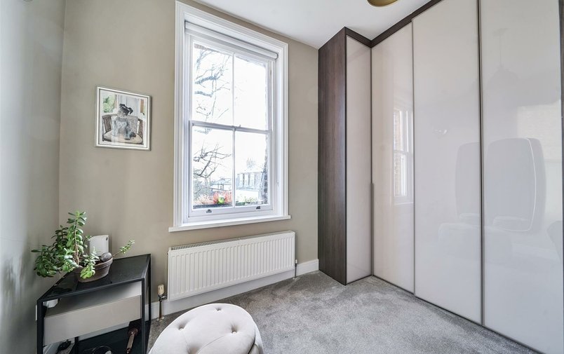 Flat for sale in Frognal, Hampstead