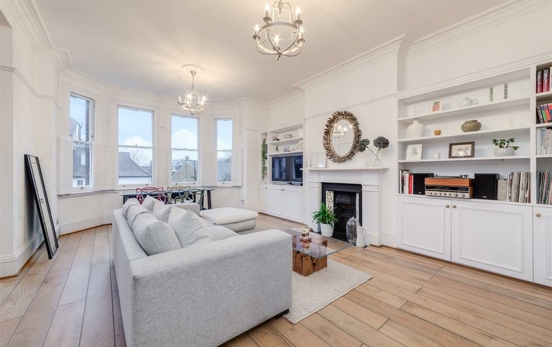 Flat for sale in Frognal, Hampstead