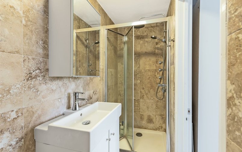 Flat for sale in Frognal, Hampstead