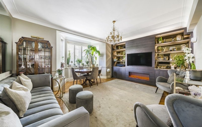 Flat for sale in Frognal Lane, Hampstead