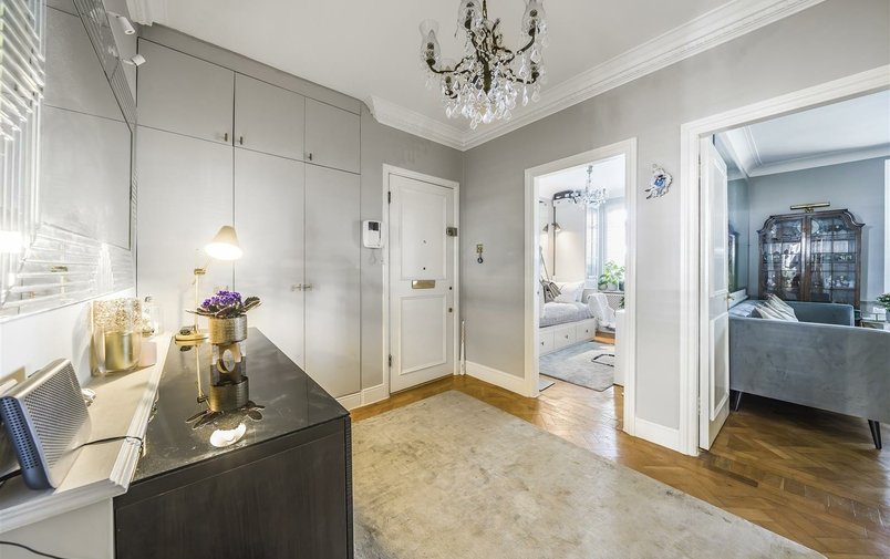 Flat for sale in Frognal Lane, Hampstead