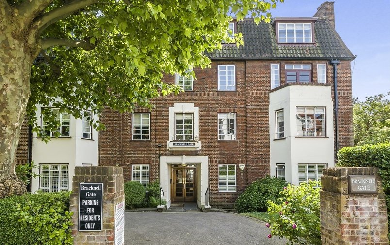 Flat for sale in Frognal Lane, Hampstead