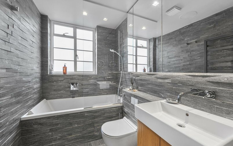 Flat for sale in Frognal Lane, Hampstead
