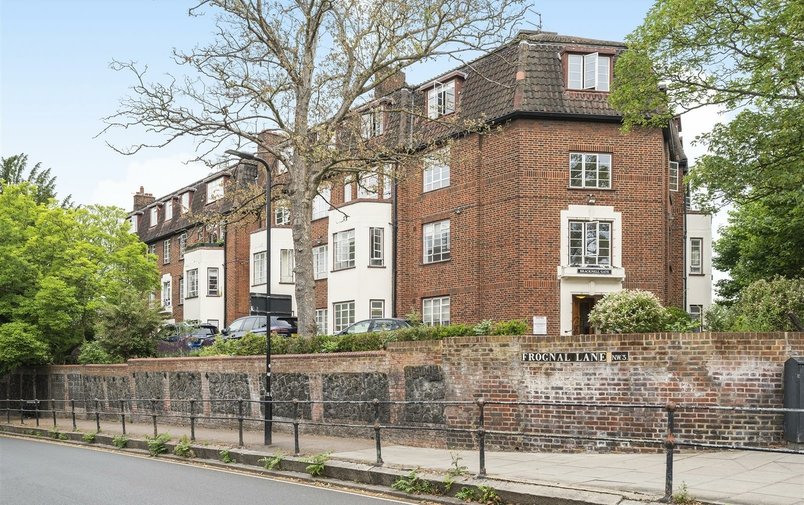 Flat for sale in Frognal Lane, Hampstead