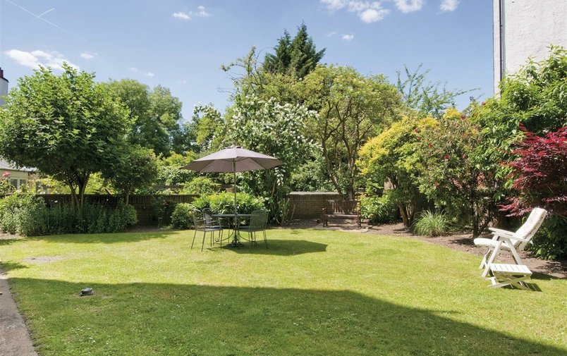 Flat for sale in Frognal Lane, Hampstead