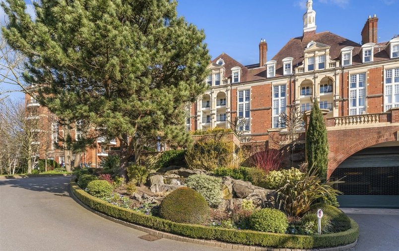 Flat for sale in Frognal Rise, Hampstead