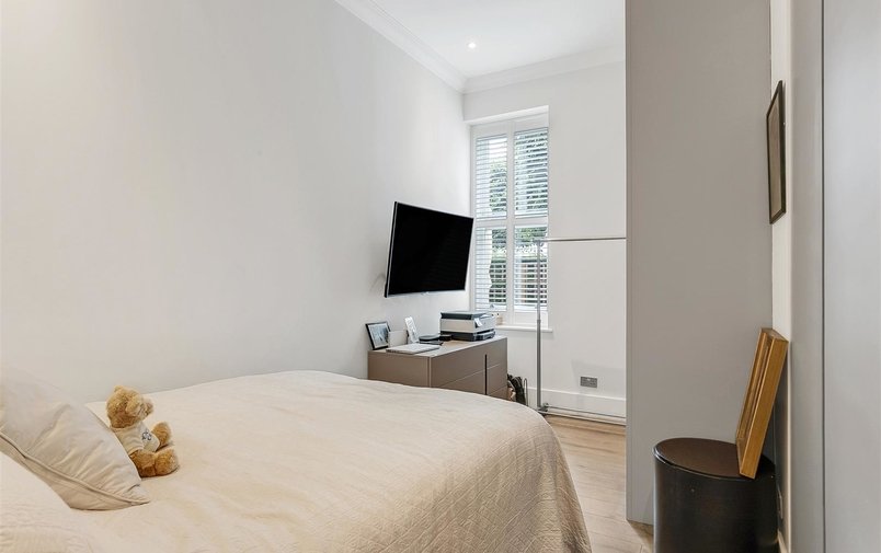 Flat for sale in Frognal Rise, Hampstead