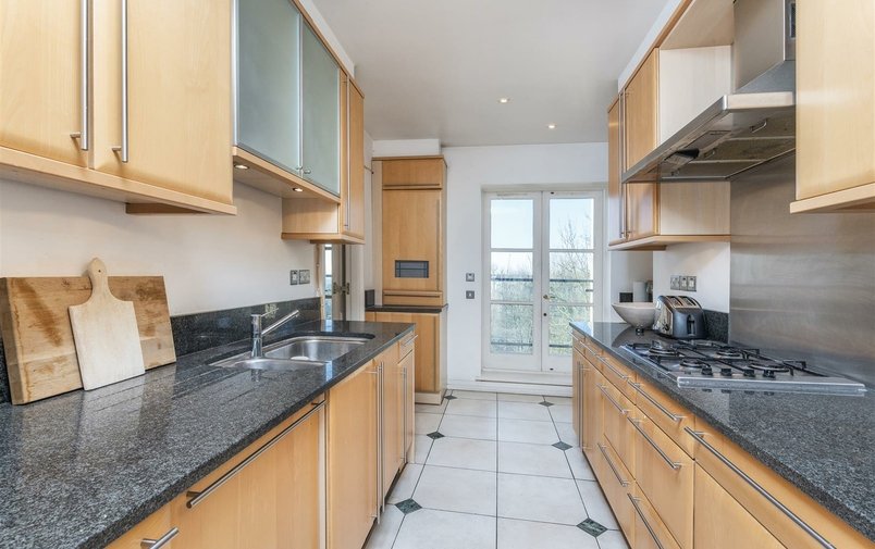 Flat for sale in Frognal Rise, Hampstead Village