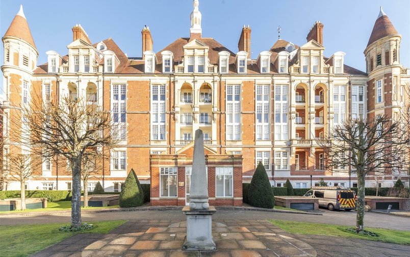 Flat for sale in Frognal Rise, Hampstead Village