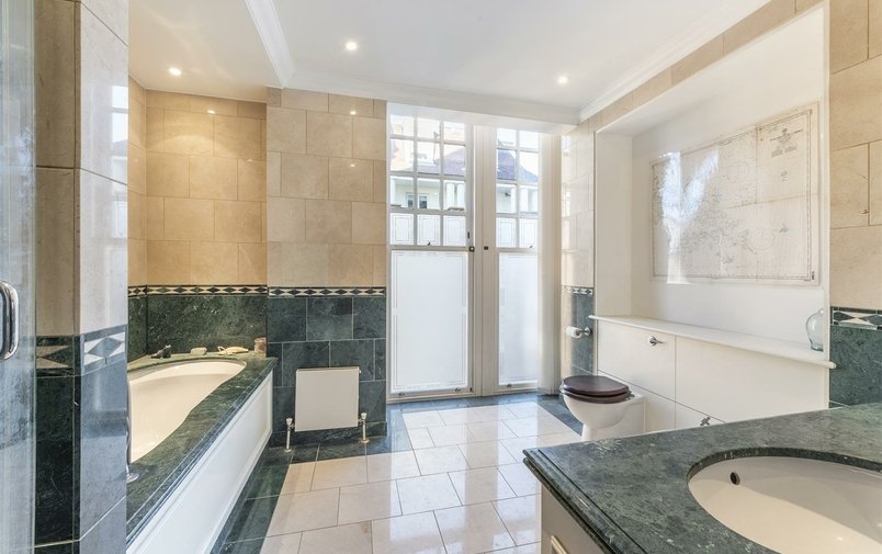 Flat for sale in Frognal Rise, Hampstead Village