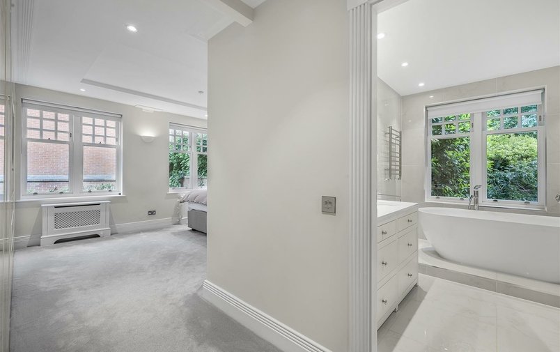Flat for sale in Frognal Rise, Hampstead Village
