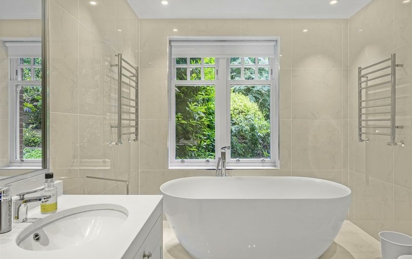 Flat for sale in Frognal Rise, Hampstead Village