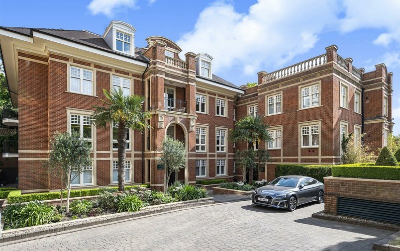 Flat for sale in Frognal Rise, Hampstead Village