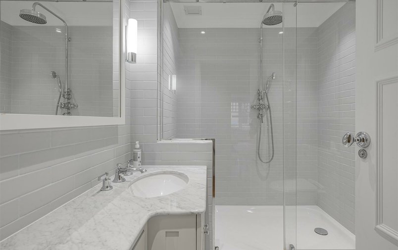 Flat for sale in Frognal Rise, Hampstead Village