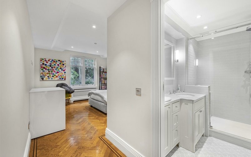 Flat for sale in Frognal Rise, Hampstead Village