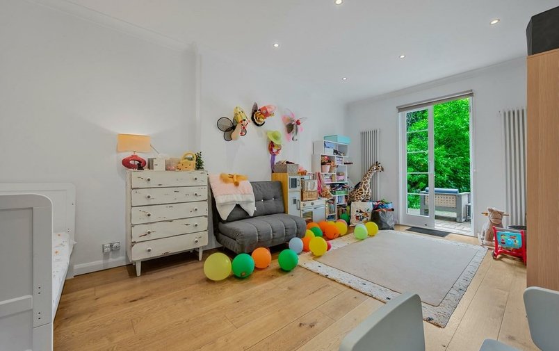 Flat for sale in Belsize Park Gardens, Belsize Park