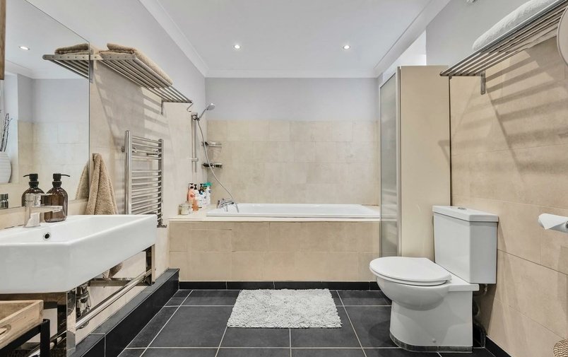 Flat for sale in Belsize Park Gardens, Belsize Park