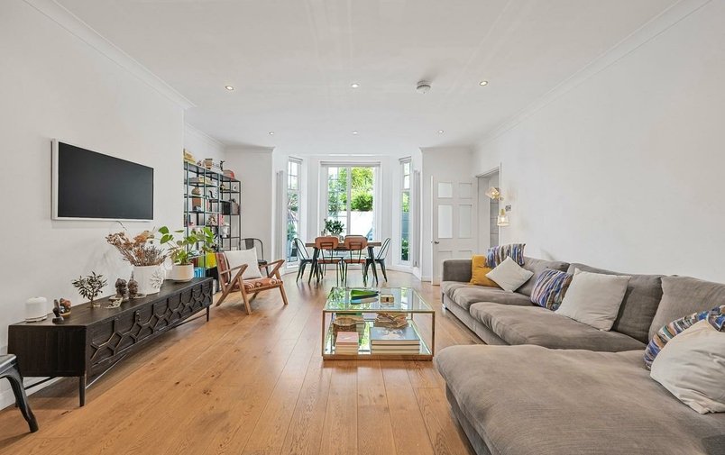 Flat for sale in Belsize Park Gardens, Belsize Park
