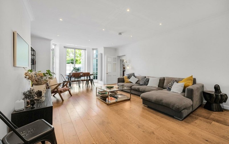 Flat for sale in Belsize Park Gardens, Belsize Park