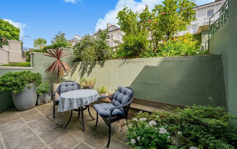 Flat for sale in Belsize Park Gardens, Belsize Park