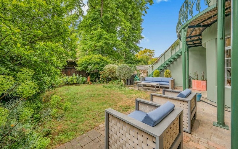 Flat for sale in Belsize Park Gardens, Belsize Park