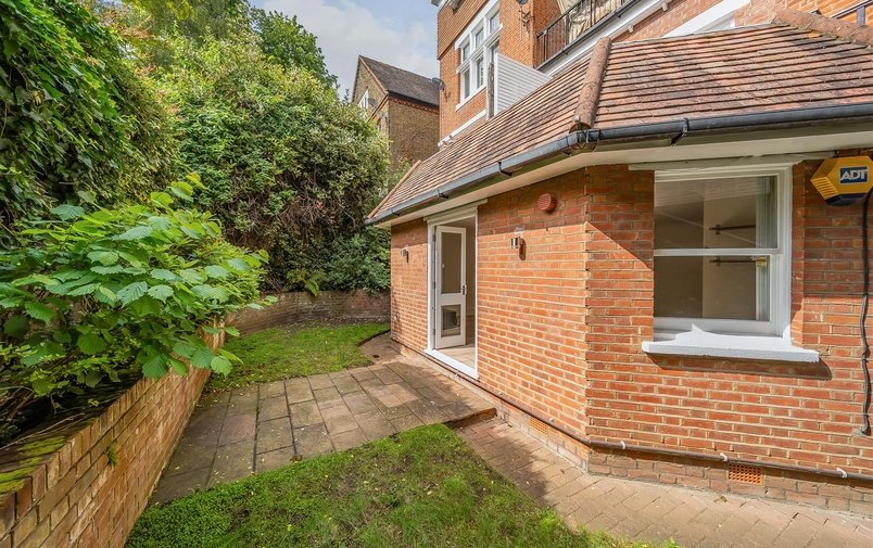 Flat for sale in Fitzjohn's Avenue, Hampstead