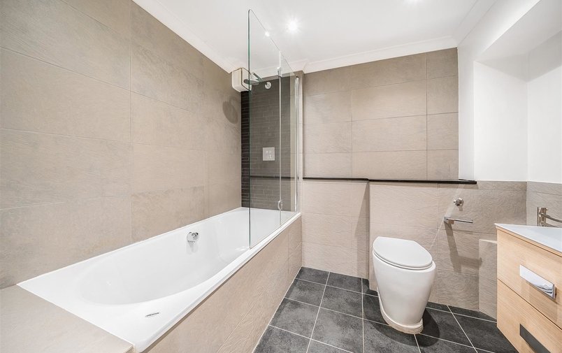 Flat for sale in Fitzjohn's Avenue, Hampstead