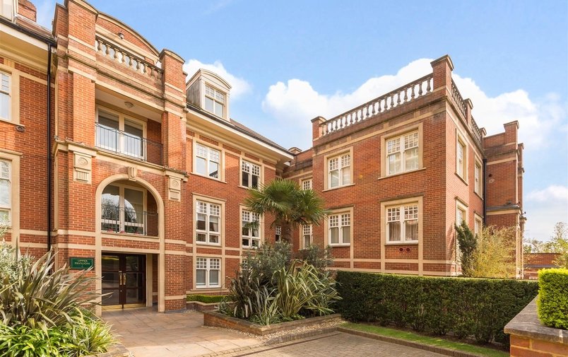 Flat for sale in Frognal Rise, Hampstead Village