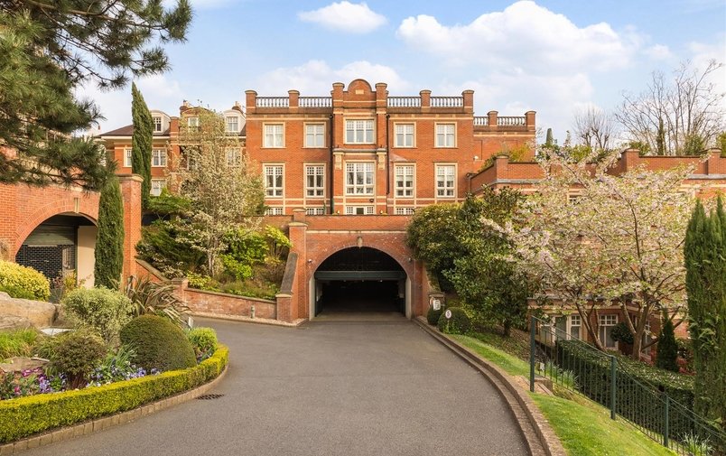 Flat for sale in Frognal Rise, Hampstead Village