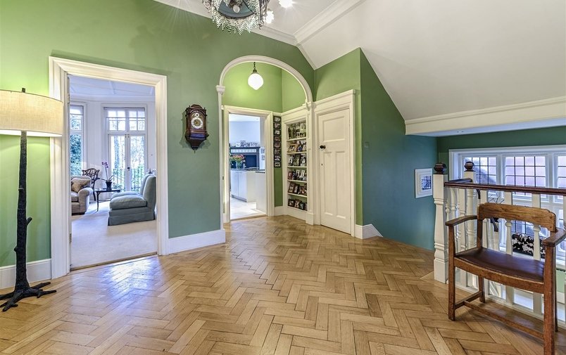 Flat for sale in Hollycroft Avenue, Hampstead