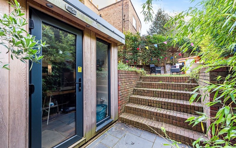 Flat for sale in Lyndhurst Gardens, Hampstead