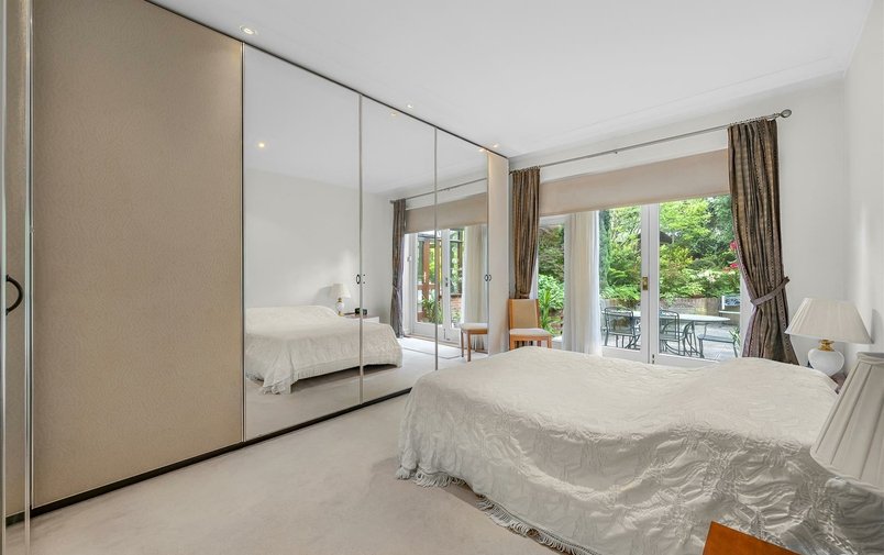 Flat for sale in Oakhill Avenue, Hampstead