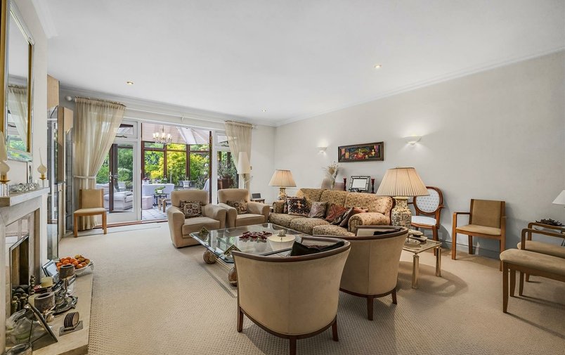 Flat for sale in Oakhill Avenue, Hampstead