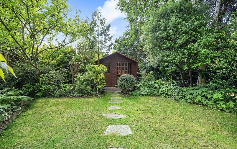 Flat for sale in Oakhill Avenue, Hampstead
