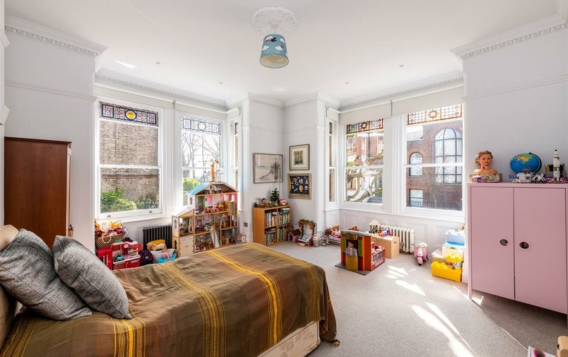 Flat for sale in Willoughby Road, Hampstead Village