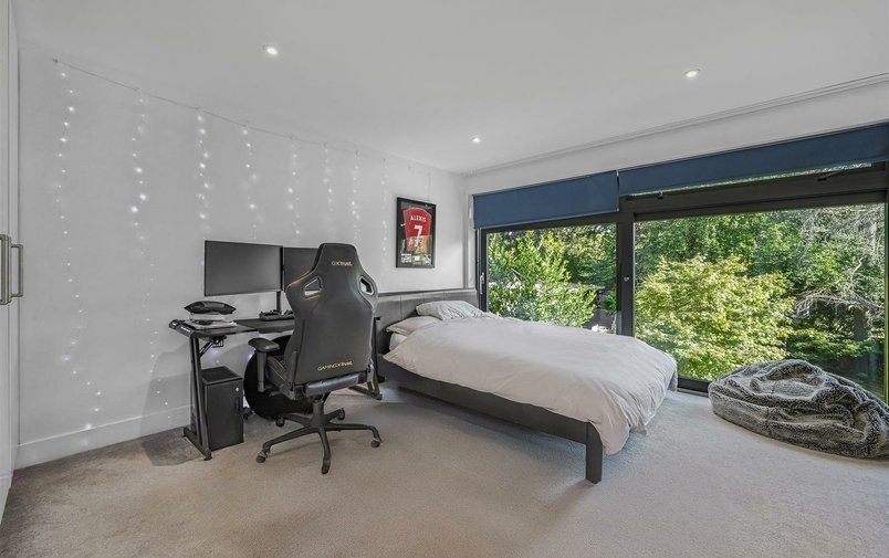 House for sale in Golders Park Close, Golders Hill Park
